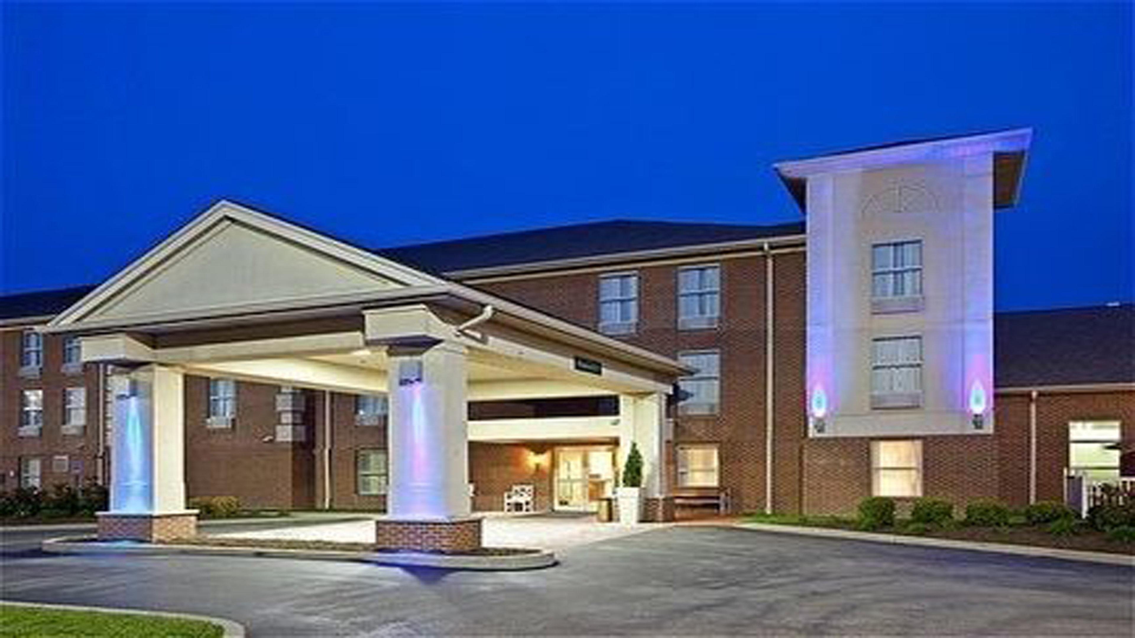 Holiday Inn Express Fairfield By Ihg מראה חיצוני תמונה