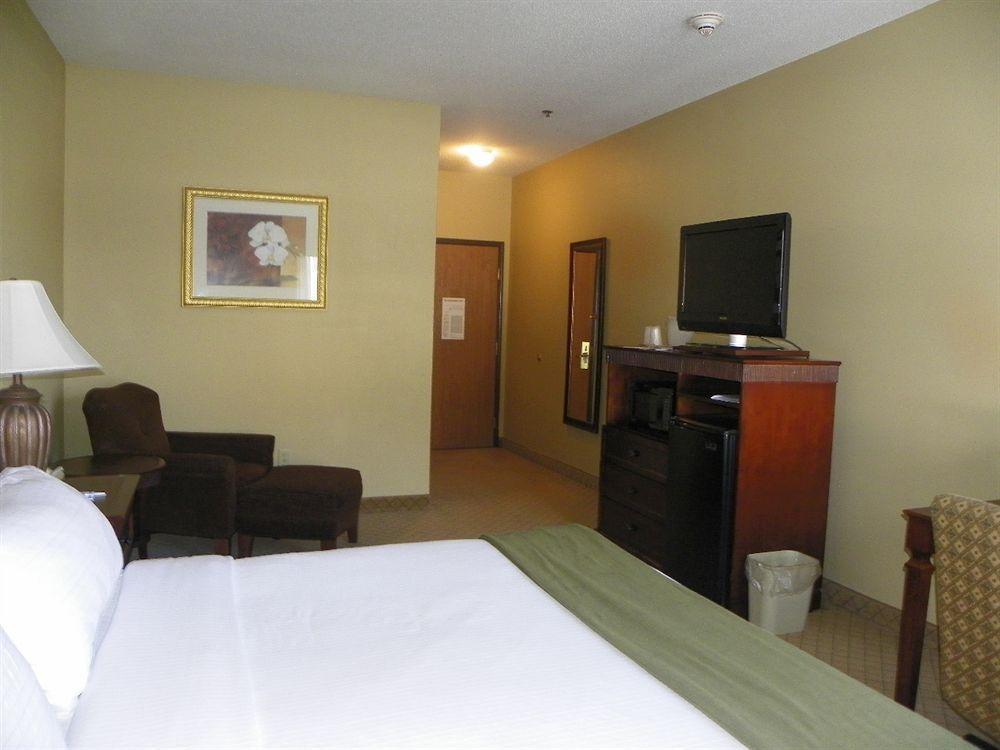 Holiday Inn Express Fairfield By Ihg מראה חיצוני תמונה